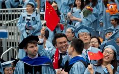 美媒：“间谍忧虑”正让中国留学生受到不公正盘问