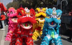 中国新年庆祝活动精彩纷呈 舞龙舞狮舞麒麟巡游成为靓丽风景