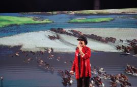 蓝毗尼国际和平音乐节：中国歌唱家乌兰图雅《站在草原望北京》