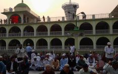 इस्लाम धर्मावलम्बीले इद-उल फित्र मनाउँदै, आज सार्वजनिक बिदा