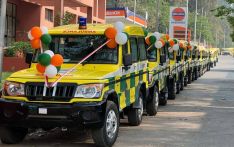 印度向尼泊尔捐赠35辆救护车、66辆校车