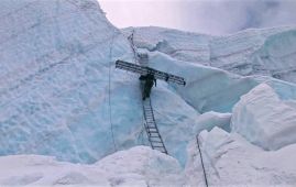 比原计划多花10天时间，冰川医生终于到达珠峰一号营地上方