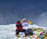 两名蒙古登山者登顶珠峰，在下降时死亡