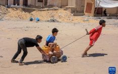 加沙地带：战火中流离失所的儿童