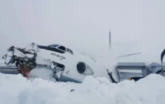 俄客机在北极地区紧急迫降断成两截，41人都生还！