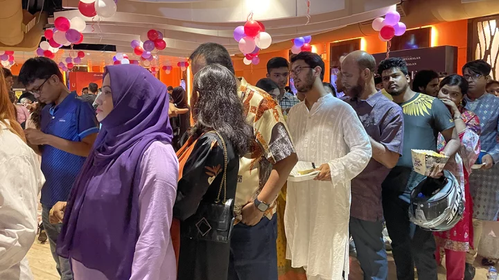 People queue up to watch a movie at Star Cineplex, Bashundhara City, Dhaka, on Tuesday, June 18, 2024. Photo: Dhaka Tribune