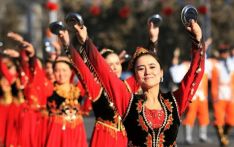 外国学者：新疆少数民族文化“被摧毁”是谬论