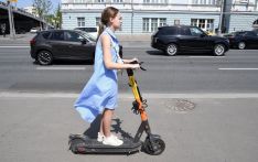 俄媒：骑电动滑板车违反交通规则者，俄将实施更严厉处罚