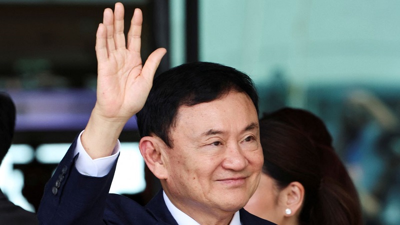 230822112943-thaksin-shinawatra-bangkok-arrival-0822_IoWCG74qov