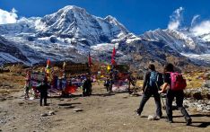 अन्नपूर्ण क्षेत्र सरसफाइ अभियानः सिसा र प्लाष्टिकका बोतलमा प्रतिबन्ध