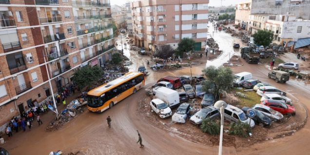 Spain sends more troops to flood zone as public anger rises