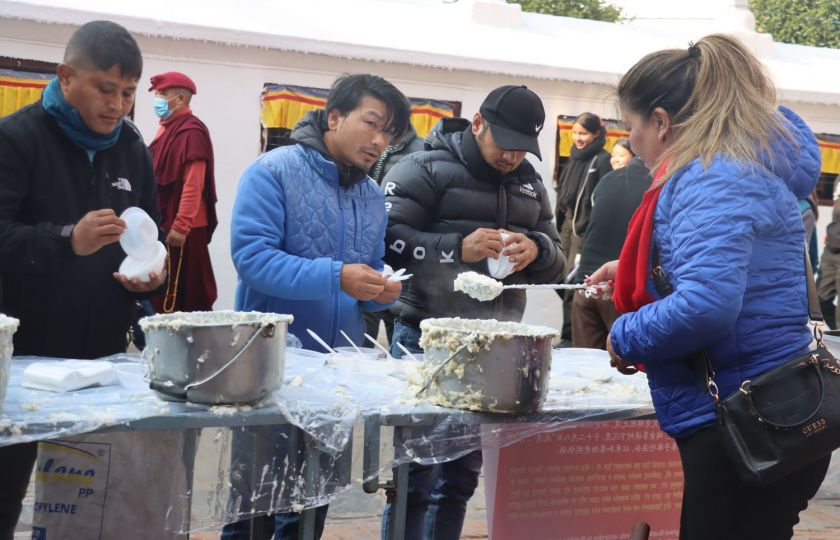 视频 | 中国重庆华岩寺尼泊尔心月禅修中心腊八施粥活动