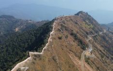 Tuwachung Mini Great Wall attracts tourists