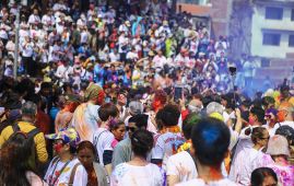 加德满都警方称，今年洒红节庆祝活动变得更加文明
