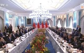 视频：习近平同马来西亚总理安瓦尔举行会谈