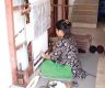 गलैँचा बुनेर आत्मनिर्भर माझी महिला