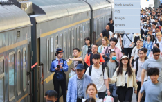 China witnesses travel peak on 1st day of May Day holiday