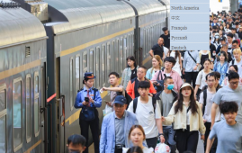 China witnesses travel peak on 1st day of May Day holiday