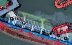 Tourist boats capsize in China storm, 10 dead