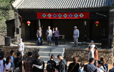 “跟着团长打县城”假期爆火，知名演员客串反派！网友：怕收不住手……