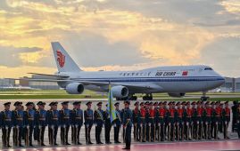习近平抵达莫斯