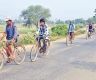 पाँच सय कमाउने आसमा ३२ किमी यात्रा