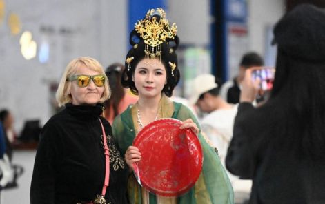 “真就像星辰大海一样”：外国人零距离感受中国超大规模市场能量