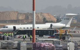 37 名尼泊尔人被美国驱逐 乘专机抵加德满都
