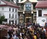 साउनको पहिलो सोमबार पशुपतिनाथमा श्रद्धालुको घुइँचो (फोटोफिचर)