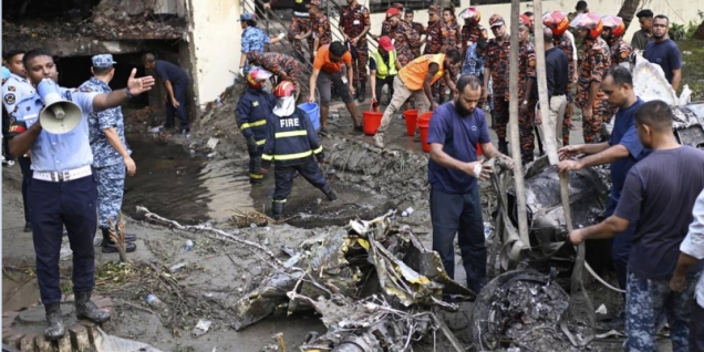 孟加拉国空军一架训练机坠毁在达卡一所学校，造成至少20人死亡