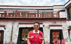 辉煌60年·我们的家园 | 八廓社区的温情日常：我们这儿各族居民，都是一家人