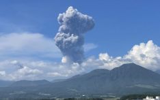 日媒：日本新燃岳火山再度喷发，火山灰柱达5500米