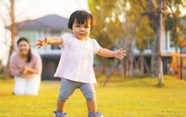 学步鞋：商业营销催生的“育儿刚需”
