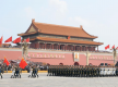 在现场高呼“祖国万岁”，看直播感叹“珍惜幸福”，阅兵极大提升港人民族自豪感