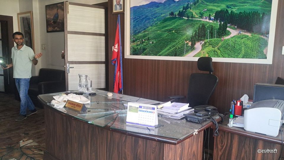 4-Mukhyamantri Office (13)