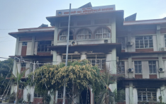 कोशीको मुख्यमन्त्री कार्यालय र प्रदेश सभाको खरानी अझै उठेन, आफू बस्ने कार्यकक्ष हेर्दै फर्किन्छन् कर्मचारी