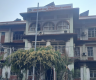 कोशीको मुख्यमन्त्री कार्यालय र प्रदेश सभाको खरानी अझै उठेन, आफू बस्ने कार्यकक्ष हेर्दै फर्किन्छन् कर्मचारी