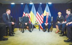 宣称俄经济困难是“纸老虎”，鼓动乌克兰夺回“所有土地”，特朗普俄乌立场“重大转变”?