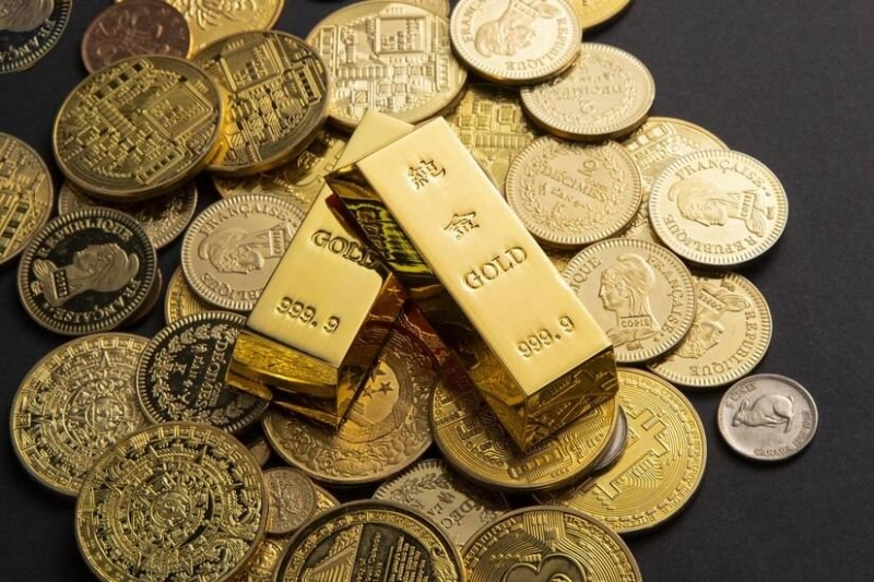 Gold price rises to record Rs 238,000 per tola in domestic market