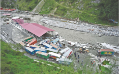 拉苏瓦格迪边境口岸关闭三个月：桥梁未重建、道路仍受阻