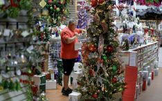 港口格外冷清，账单更加沉重，美国圣诞树进口暴跌凸显关税之伤