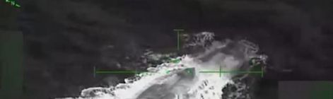 特朗普：美军摧毁一艘“载有毒品”的大型潜艇