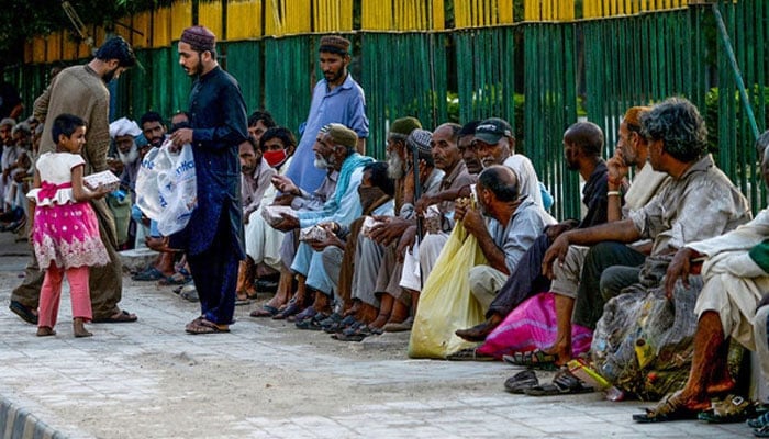 1295918_7631070_poverty_akhbar