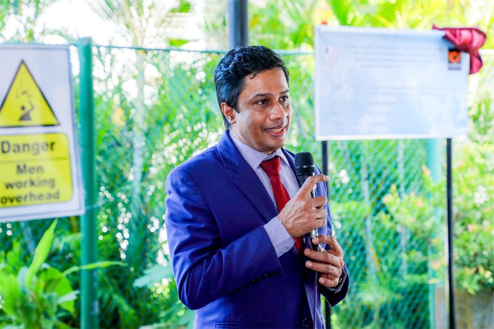 Cosmetic testing lab at Colombo Uni x4