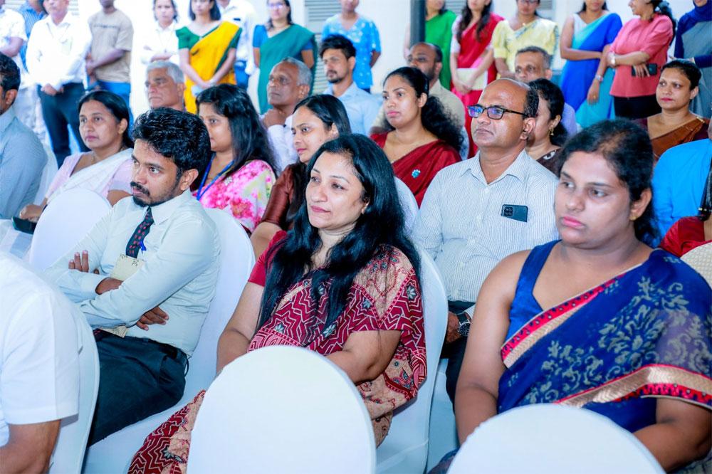 Cosmetic testing lab at Colombo Uni x3