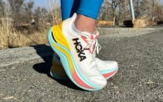 “中产丑鞋”神话遇冷？HOKA增速放缓