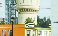 在水塔博物馆攀登“生命之树”