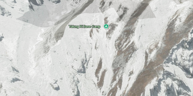 尼泊尔雪崩致9名登山者遇难 救援许可延迟引发争议