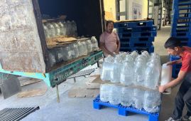 首批冈仁波齐冰川矿泉水运抵加德满都 中尼跨境饮品贸易再添新篇​