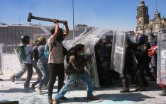 मेक्सिको सिटीको विरोध प्रदर्शनमा झडप, १२० जना घाइते